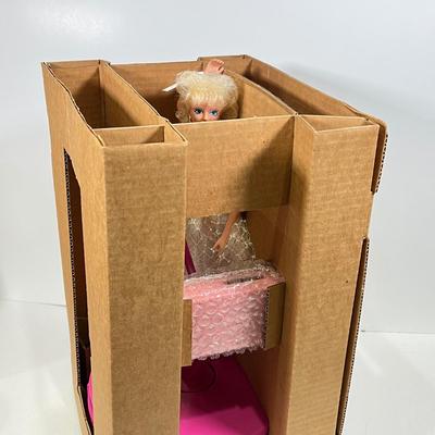 LOT 68: Vintage Posin' Picture Perfect Doll and Mr. Christmas Jukebox Rock