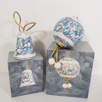 LOT 138: Lladro Under the Mistletoe Ball & Traditional Sounds Bell Ornaments