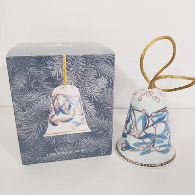 LOT 138: Lladro Under the Mistletoe Ball & Traditional Sounds Bell Ornaments