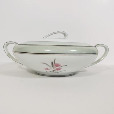 LOT 139: Noritake Clarabell China Set