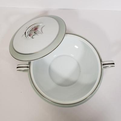 LOT 139: Noritake Clarabell China Set
