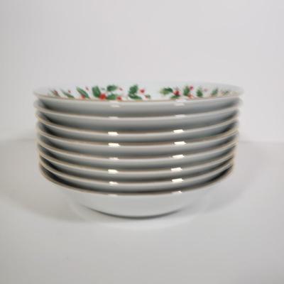 LOT 152: Noel China Set Holly Pattern by China Pearl