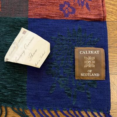 NIB Eddie Bauer w/ Churchill Weavers & Calzeat (B2-BM)