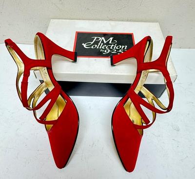 Sale Photo Thumbnail #224: In good used condition, except for one shoe needing the heel end of the footbed glued back down.