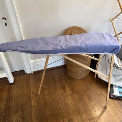 Laundry, Sewing/Buttons and Tidy Helpers! Incl Sharper Image & Shark (B1-BM)