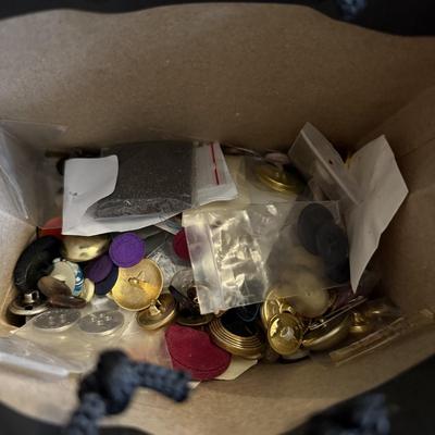 Laundry, Sewing/Buttons and Tidy Helpers! Incl Sharper Image & Shark (B1-BM)