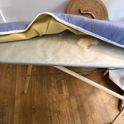 Laundry, Sewing/Buttons and Tidy Helpers! Incl Sharper Image & Shark (B1-BM)