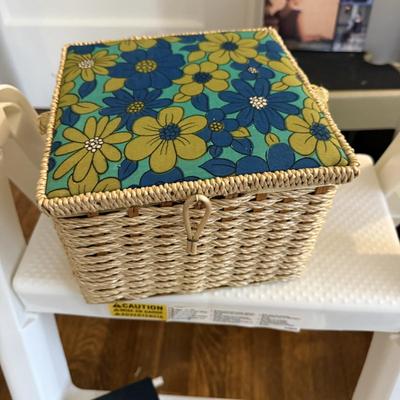 Laundry, Sewing/Buttons and Tidy Helpers! Incl Sharper Image & Shark (B1-BM)