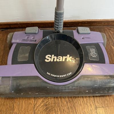 Laundry, Sewing/Buttons and Tidy Helpers! Incl Sharper Image & Shark (B1-BM)