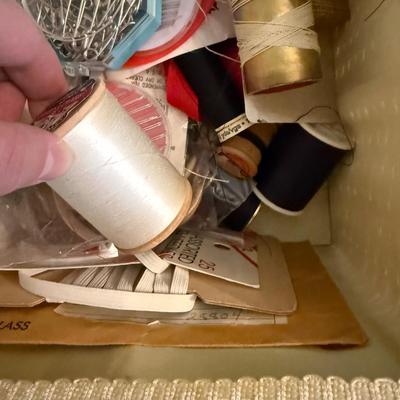 Laundry, Sewing/Buttons and Tidy Helpers! Incl Sharper Image & Shark (B1-BM)