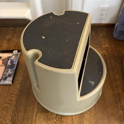 Laundry, Sewing/Buttons and Tidy Helpers! Incl Sharper Image & Shark (B1-BM)