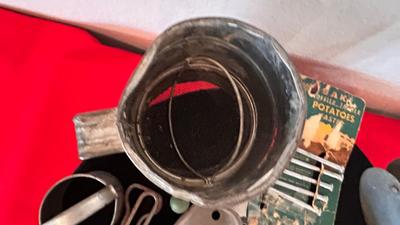 VINTAGE KITCHEN ITEMS