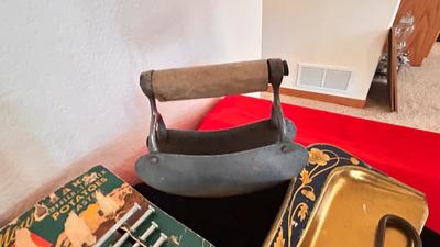 VINTAGE KITCHEN ITEMS