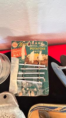 VINTAGE KITCHEN ITEMS