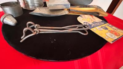 VINTAGE KITCHEN ITEMS