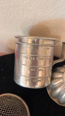 VTG JELLO CUP MOLDS, CAN OPENER KNIFE SHARPENER AND OTHER VARIOUS KITCHEN ITEMS