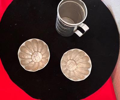 VTG JELLO CUP MOLDS, CAN OPENER KNIFE SHARPENER AND OTHER VARIOUS KITCHEN ITEMS