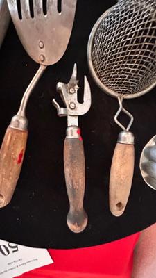 VTG JELLO CUP MOLDS, CAN OPENER KNIFE SHARPENER AND OTHER VARIOUS KITCHEN ITEMS