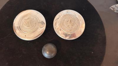 CHRYSLER HUB CAPS AND SHIFTER KNOB BALL