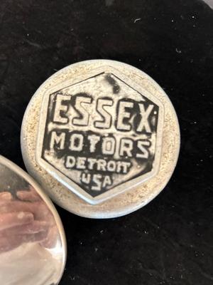 ESSEX DETROIT MOTOR COMPANY HUB CAPS, 1931 FORD MODEL A HUB CAP