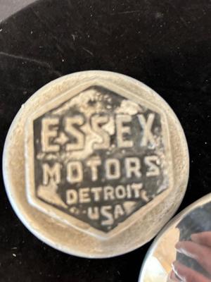 ESSEX DETROIT MOTOR COMPANY HUB CAPS, 1931 FORD MODEL A HUB CAP