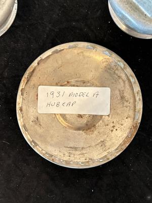 ESSEX DETROIT MOTOR COMPANY HUB CAPS, 1931 FORD MODEL A HUB CAP