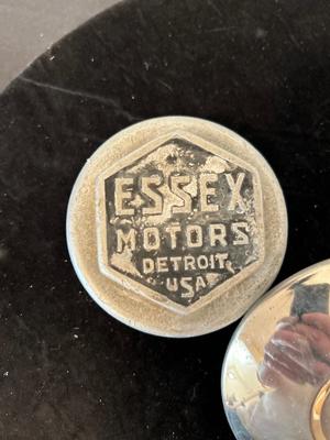 ESSEX DETROIT MOTOR COMPANY HUB CAPS, 1931 FORD MODEL A HUB CAP