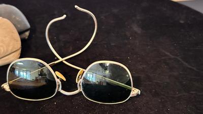 ANTIQUE AMERICAN OPTICAL 12KGF PRESCRIPTION SUNGLASSES AND CLEAR LENSES