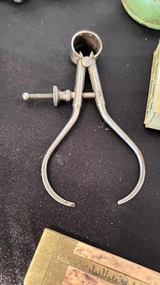 MINIATURE OLD TOOLS
