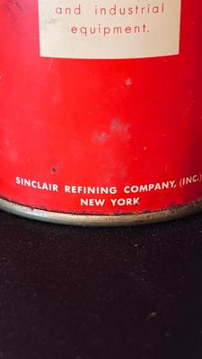VTG TEXACO GREASE CAN, SINCLAIR & DUTCH BOY CANS PLUS A STICK SHIFT KNOB
