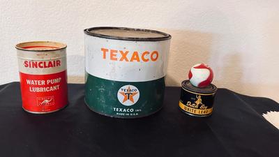 VTG TEXACO GREASE CAN, SINCLAIR & DUTCH BOY CANS PLUS A STICK SHIFT KNOB