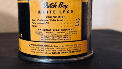 VTG TEXACO GREASE CAN, SINCLAIR & DUTCH BOY CANS PLUS A STICK SHIFT KNOB