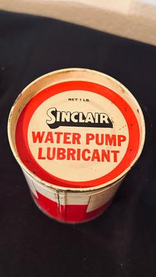 VTG TEXACO GREASE CAN, SINCLAIR & DUTCH BOY CANS PLUS A STICK SHIFT KNOB