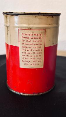 VTG TEXACO GREASE CAN, SINCLAIR & DUTCH BOY CANS PLUS A STICK SHIFT KNOB