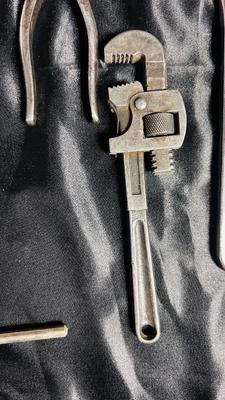 WRENCHES, CHISELS AND HAND TOOLS