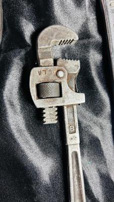 WRENCHES, CHISELS AND HAND TOOLS