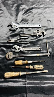 WRENCHES, CHISELS AND HAND TOOLS