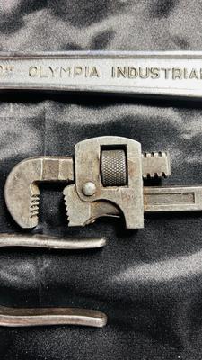 WRENCHES, CHISELS AND HAND TOOLS