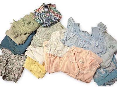 Women’s Clothes/Nightgowns+ Lot