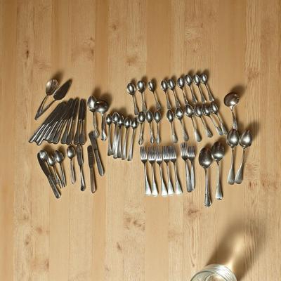 Lot of Mixed Silverplated Flatware