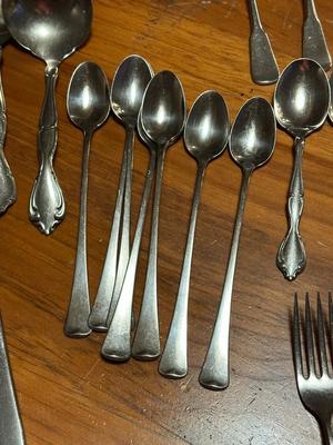 Lot of Mixed Silverplated Flatware