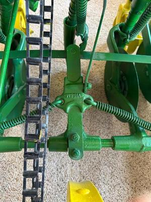 1910 VAN BRUNT HORSE DRAWN SEED DRILL (SOLD BY JOHN DEERE)