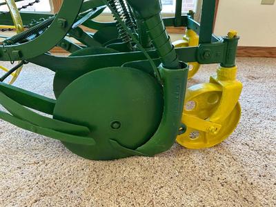 1910 VAN BRUNT HORSE DRAWN SEED DRILL (SOLD BY JOHN DEERE)