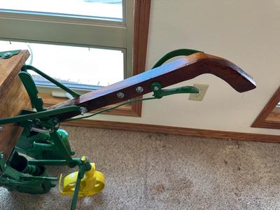 1910 VAN BRUNT HORSE DRAWN SEED DRILL (SOLD BY JOHN DEERE)