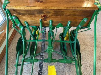 1910 VAN BRUNT HORSE DRAWN SEED DRILL (SOLD BY JOHN DEERE)