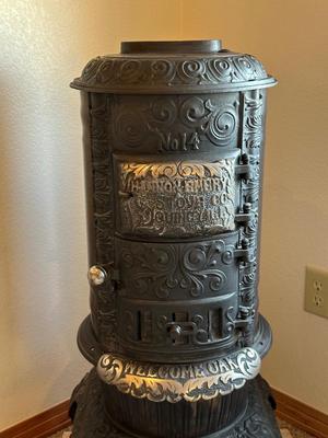 ORNATE CAST IRON PARLOR WOOD BURNING STOVE BY HANNON-EMERY STOVE CO