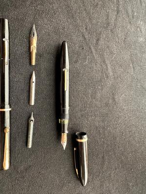 2 SHEAFFER FOUNTAIN PENS AND EXTRA TIPS