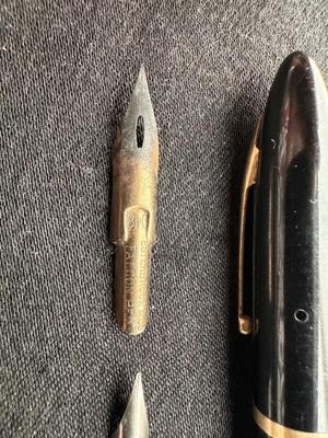 2 SHEAFFER FOUNTAIN PENS AND EXTRA TIPS