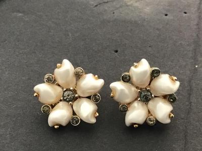 Trafari Vintage clip on Earrings