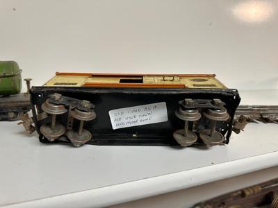 3 OLD LIONEL TRAIN CARS